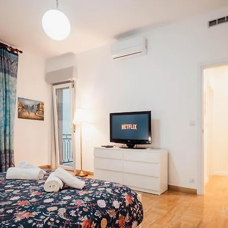 Sweethome Ampio Bilocale In Centro Con Parcheggio Gratuito Coperto Vicino A Stazione Como-milano