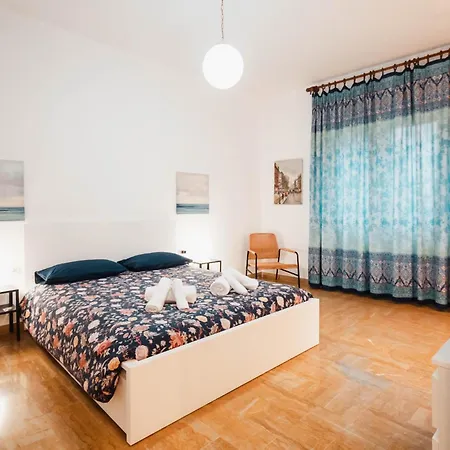 Sweethome Ampio Bilocale In Centro Con Parcheggio Gratuito Coperto Vicino A Stazione Como-milano ארבה