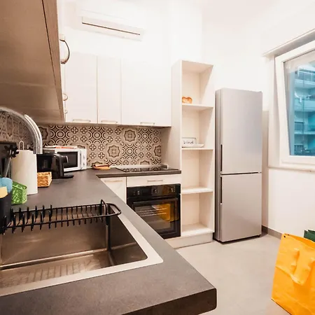 Daire Sweethome Ampio Bilocale In Centro Con Parcheggio Gratuito Coperto Vicino A Stazione Como-milano *