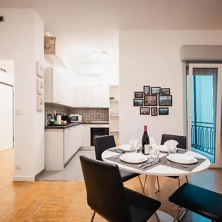 Sweethome Ampio Bilocale In Centro Con Parcheggio Gratuito Coperto Vicino A Stazione Como-milano