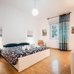 Lejlighed Sweethome Ampio Bilocale In Centro Con Parcheggio Gratuito Coperto Vicino A Stazione Como-milano *