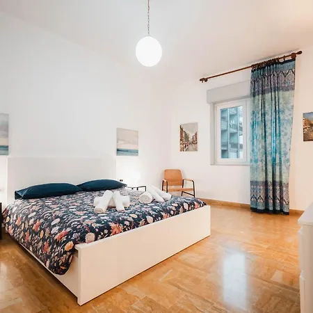 아파트 Sweethome Ampio Bilocale In Centro Con Parcheggio Gratuito Coperto Vicino A Stazione Como-milano *