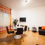 Sweethome Ampio Bilocale In Centro Con Parcheggio Gratuito Coperto Vicino A Stazione Como-milano