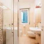 Sweethome Ampio Bilocale In Centro Con Parcheggio Gratuito Coperto Vicino A Stazione Como-milano Апартаменты Эрба